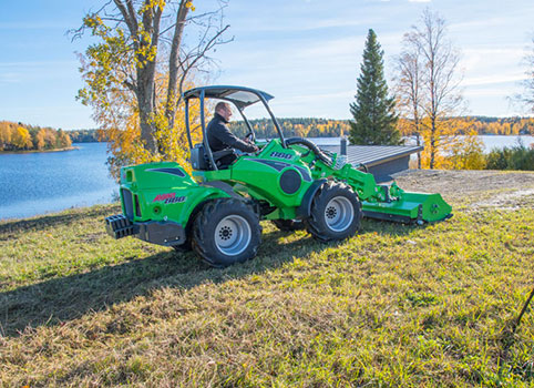 Avant Compact Loader